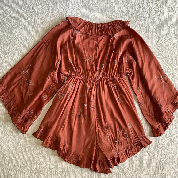 FREE PEOPLE NWT Rose/tyrie Wide Long Sleeve Ruffle V-neck Romper  Small - Picture 8 of 13